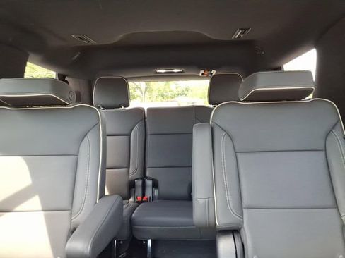 Used 2025 Chevrolet Tahoe Premier AWD/4WD image 22