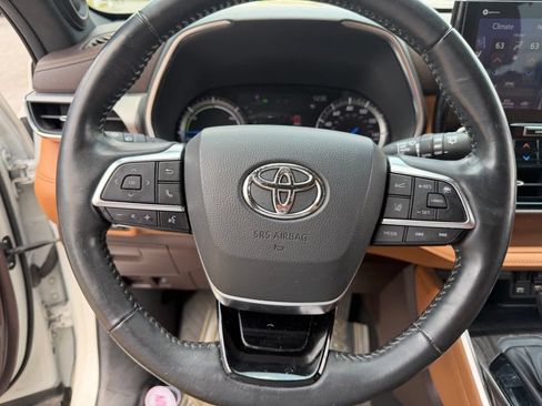 Used 2021 Toyota Highlander Platinum AWD/4WD image 26