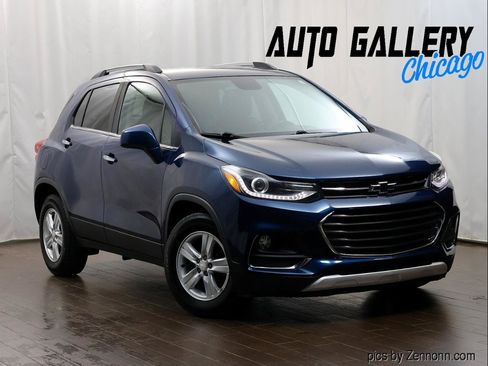 Used 2020 Chevrolet Trax LT w/ LT Convenience Package FWD image 1