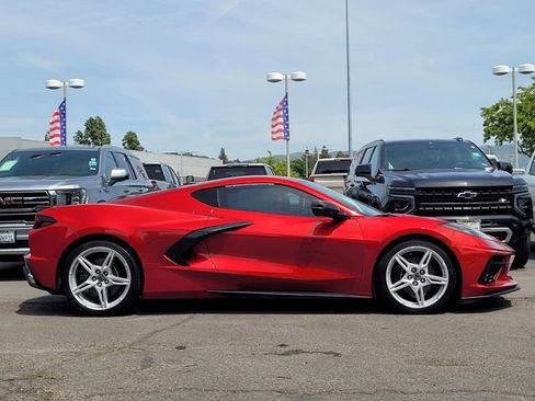 Used 2023 Chevrolet Corvette Stingray Preferred Cpe w/ Body-Color Dual Roof Package RWD image 5