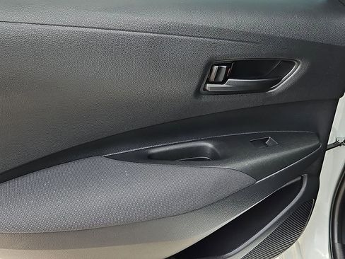 Used 2022 Toyota Corolla LE FWD image 16