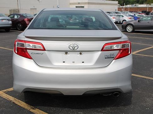Used 2012 Toyota Camry SE FWD image 5