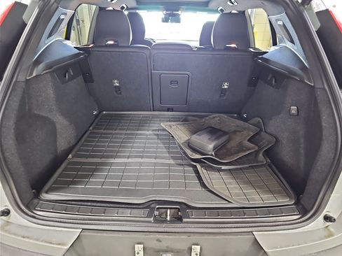 Used 2024 Volvo XC40 Recharge Ultimate AWD/4WD image 7