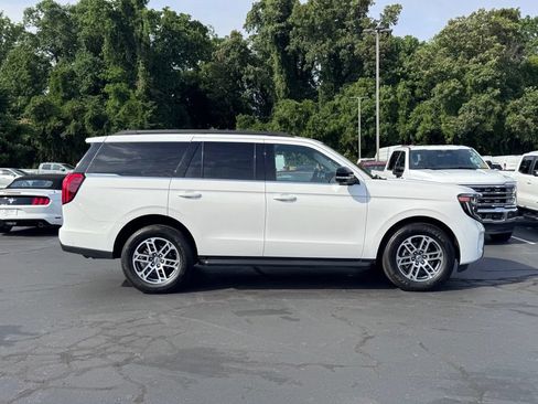 Used 2025 Ford Expedition Active RWD image 4