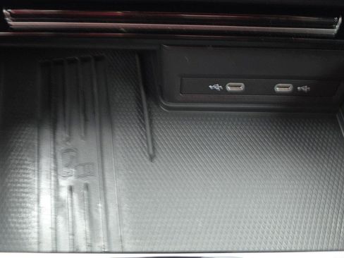 Certified 2025 Volkswagen Atlas SE image 20