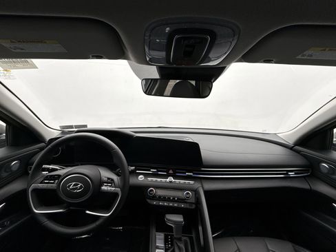 Used 2023 Hyundai Elantra Limited image 14