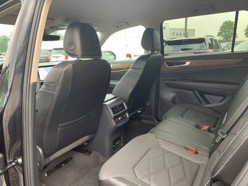 Used 2025 Volkswagen Atlas SE FWD image 21