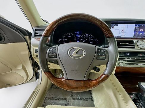 Used 2015 Lexus LS 460 w/ Comfort Package RWD image 13
