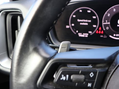 Used 2024 Porsche Cayenne image 30