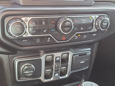 Used 2019 Jeep Wrangler Unlimited Sport S AWD/4WD image 24