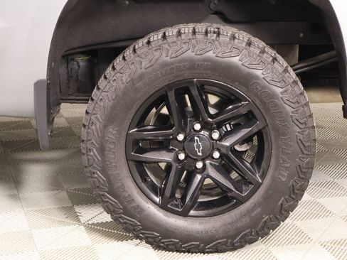 Used 2024 Chevrolet Silverado 1500 LT Trail Boss w/ Convenience Package II AWD/4WD image 19