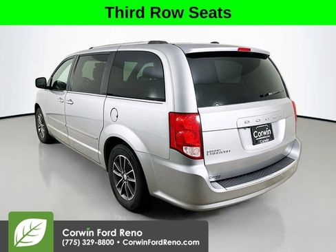 Used 2017 Dodge Grand Caravan SXT image 5