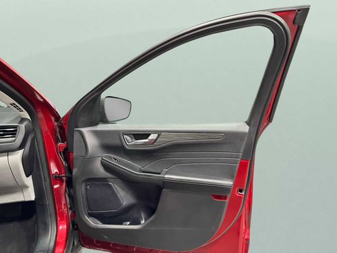 Used 2023 Ford Escape SE w/ PHEV Premium Package image 29