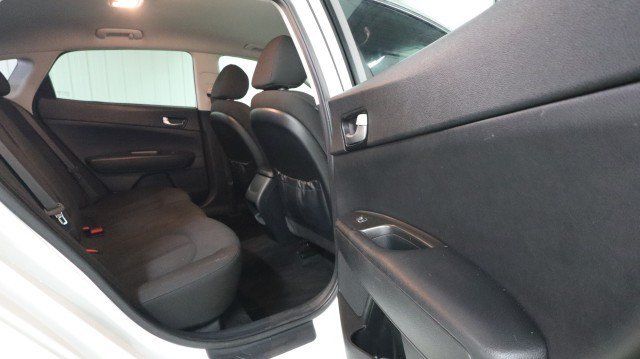 Used 2018 Kia Optima LX w/ 17" Alloy Wheels Package FWD image 11