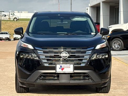 Used 2024 Nissan Rogue S image 3