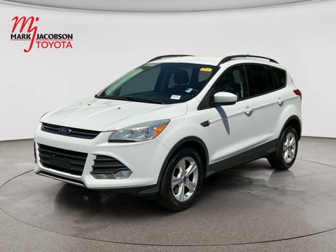 Used 2016 Ford Escape SE w/ Equipment Group 201A AWD/4WD image 1
