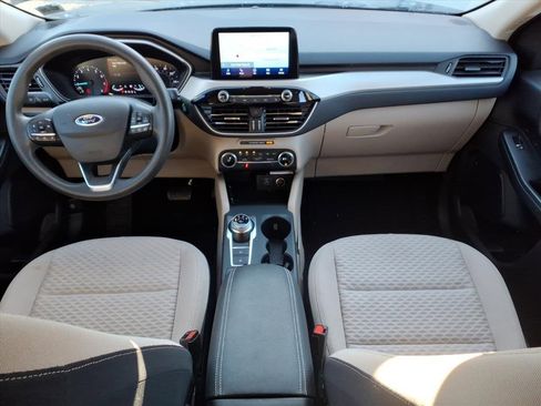 Used 2020 Ford Escape SE image 12