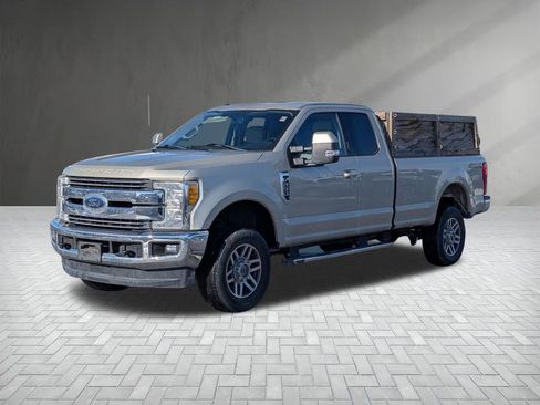 Used 2017 Ford F250 Lariat w/ Lariat Value Package image 2