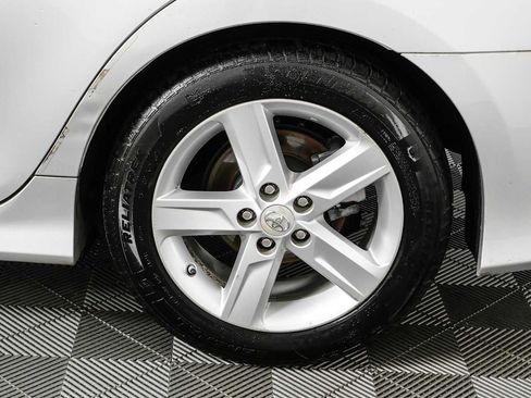 Used 2012 Toyota Camry SE FWD image 33