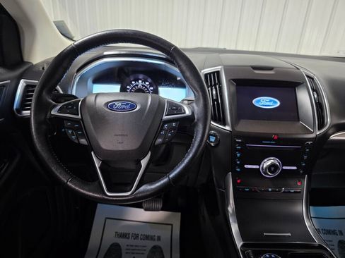 Used 2019 Ford Edge Titanium FWD image 8