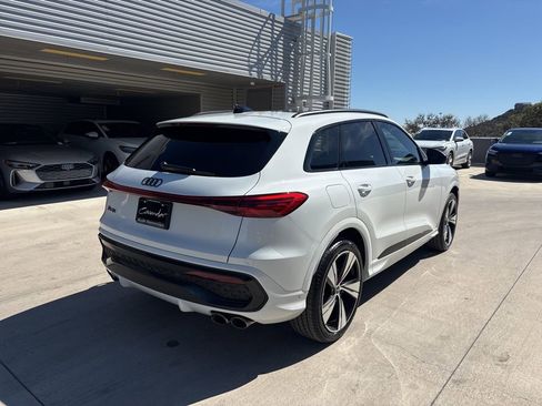 New 2025 Audi SQ5 Premium Plus image 7