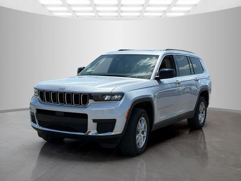 Used 2024 Jeep Grand Cherokee L Laredo AWD/4WD image 7