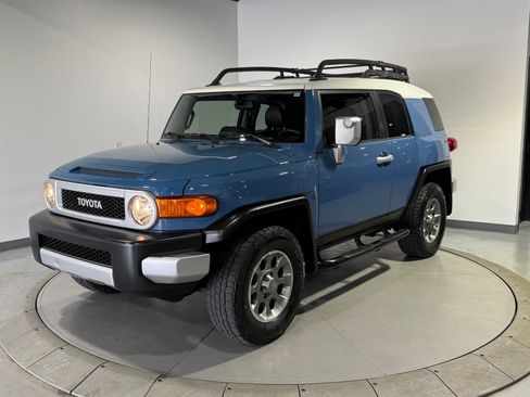 Used 2013 Toyota FJ Cruiser 4WD w/ Convenience Pkg image 4