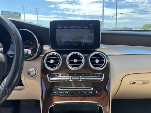 Used 2017 Mercedes-Benz GLC 300 image 30