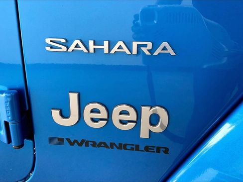 Used 2024 Jeep Wrangler Unlimited Sahara AWD/4WD image 31