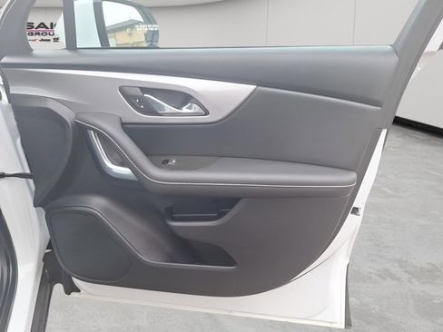 Used 2023 Chevrolet Blazer LT image 9