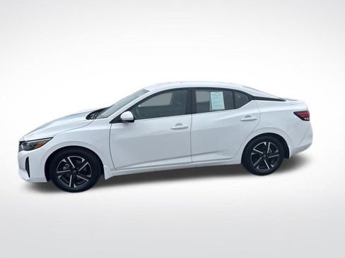 Used 2025 Nissan Sentra SV image 2