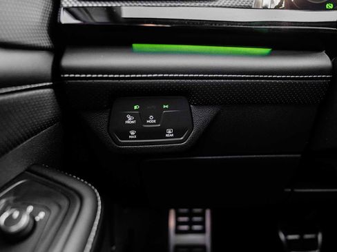 New 2026 Volkswagen Atlas Cross Sport SEL R-Line image 21