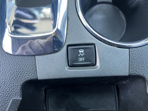 Used 2015 Chevrolet Equinox LS image 22