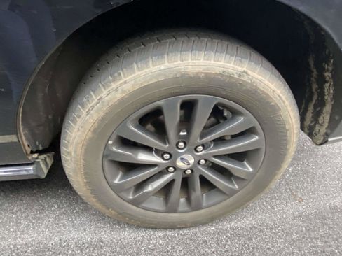 Used 2020 Ford Expedition Limited image 10