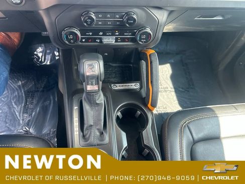 Used 2024 Ford Bronco Badlands AWD/4WD image 12