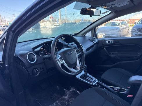 Used 2016 Ford Fiesta SE image 9