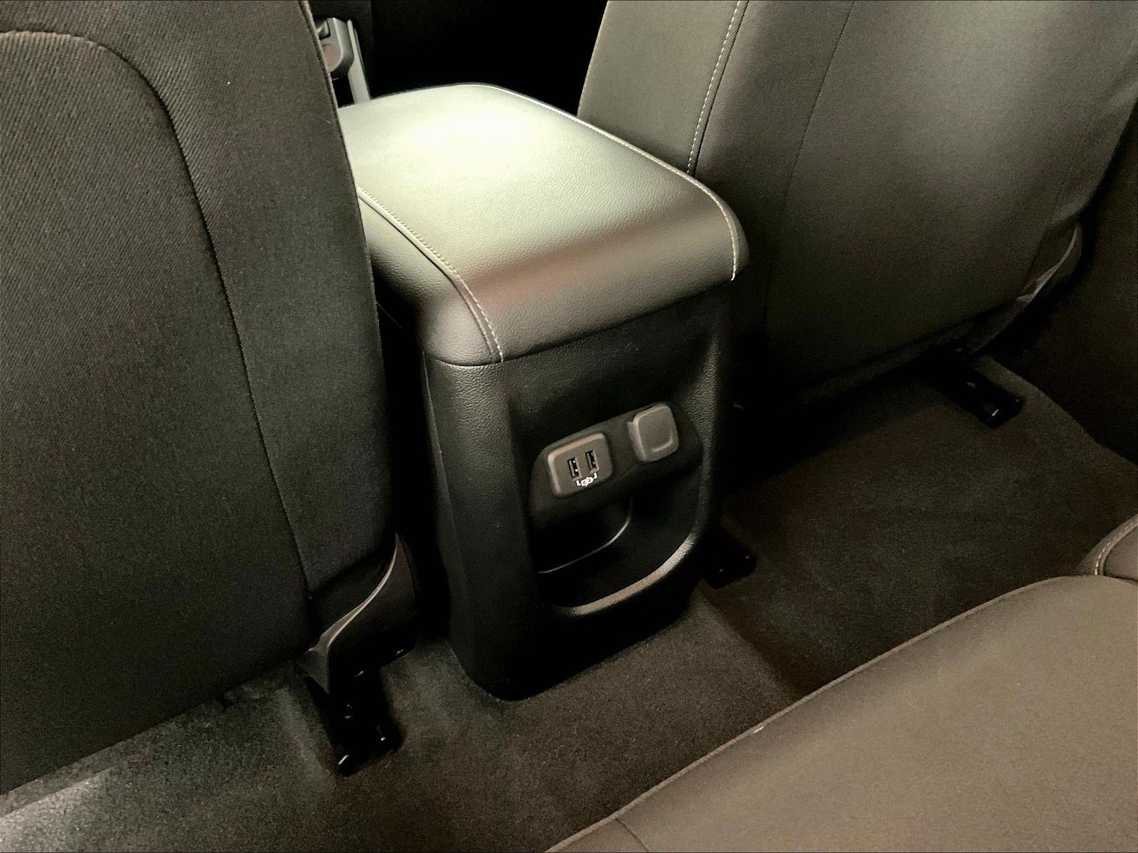 Used 2021 Chevrolet Colorado LT w/ LT Convenience Package RWD image 11