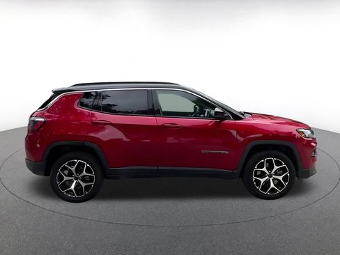 Used 2025 Jeep Compass Limited AWD/4WD image 15