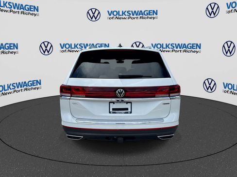 Used 2024 Volkswagen Atlas SEL AWD/4WD image 13