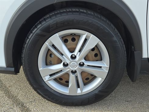 Used 2021 Nissan Kicks S image 11