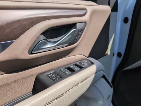 Certified 2024 GMC Yukon Denali AWD/4WD image 16