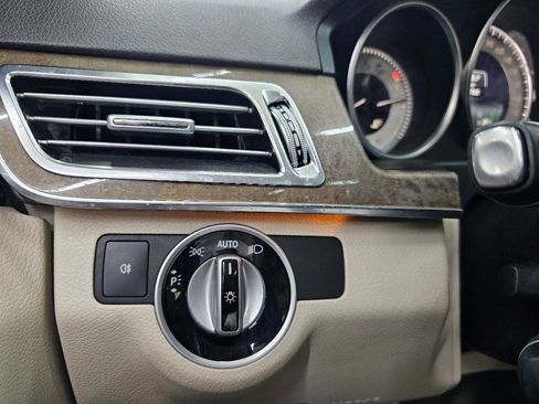 Used 2016 Mercedes-Benz E 350 Sedan image 38