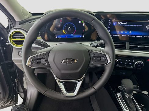 New 2026 Chevrolet Trax LT w/ Midnight Edition FWD image 12