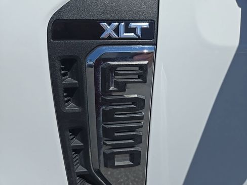 Used 2024 Ford F250 XLT image 40