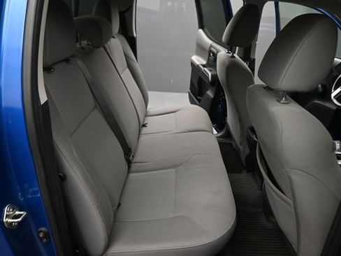 Used 2018 Toyota Tacoma SR5 AWD/4WD image 16