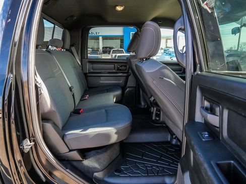 Used 2024 RAM 2500 Tradesman w/ Chrome Appearance Group image 19