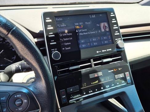 Used 2020 Toyota Avalon XLE w/ Moonroof Package FWD image 13