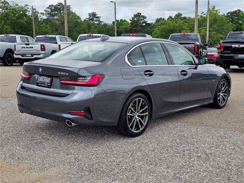 Used 2022 BMW 330e xDrive w/ Premium Package AWD/4WD image 18