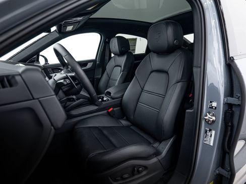 New 2026 Porsche Cayenne E-Hybrid Coupe image 5