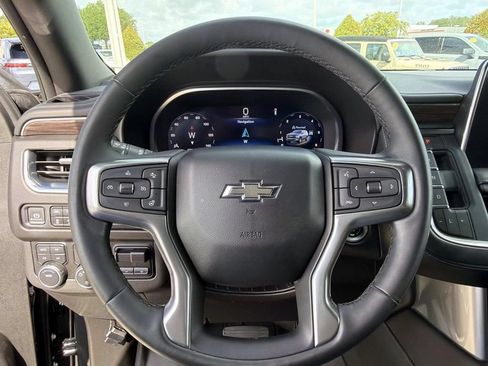 Used 2023 Chevrolet Suburban Z71 w/ Luxury Package AWD/4WD image 29